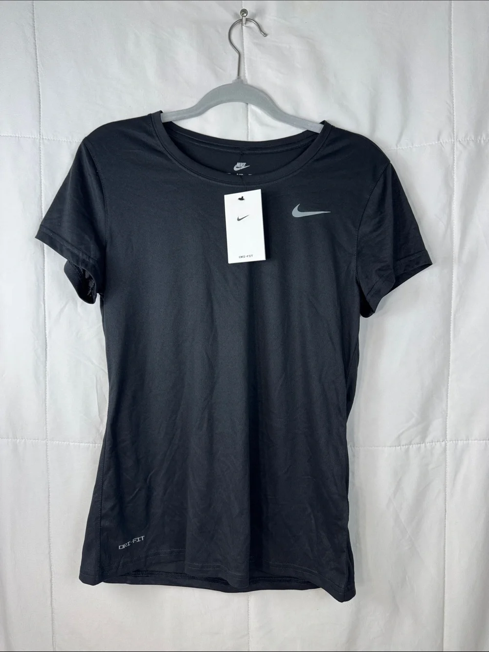 Nike‎ Dri Fit Tee Womens Medium Gray Athletic Workout Top NWT